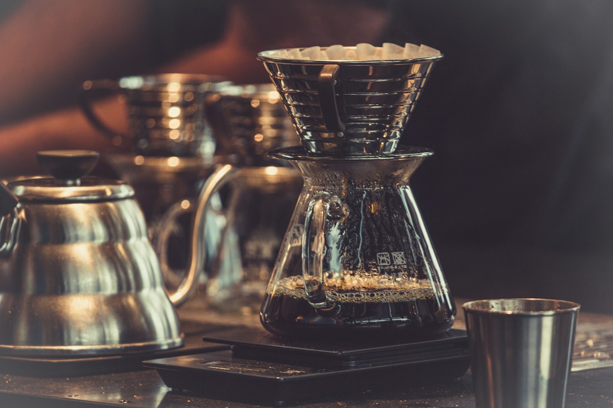 Espresso machine with dual boiler system