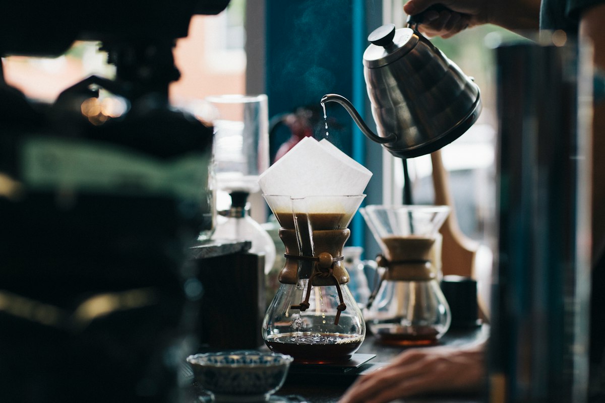 Programmable drip coffee maker with thermal carafe