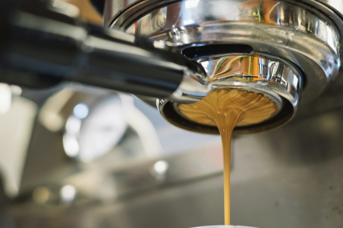 Internal brewing mechanism